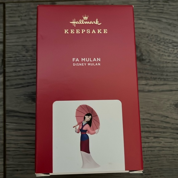 Hallmark Mulan ornament - Picture 1 of 5